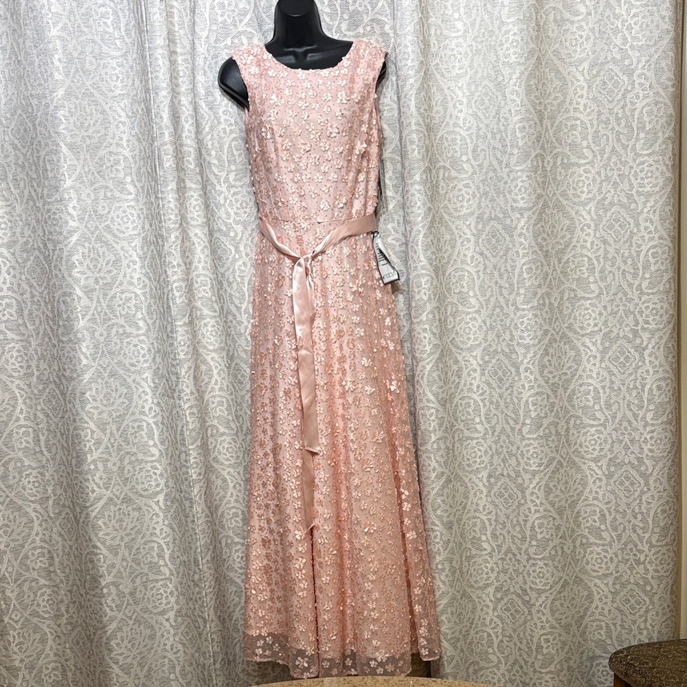 Tahari ASL Light Pink Floral Lace Maxi Dress
